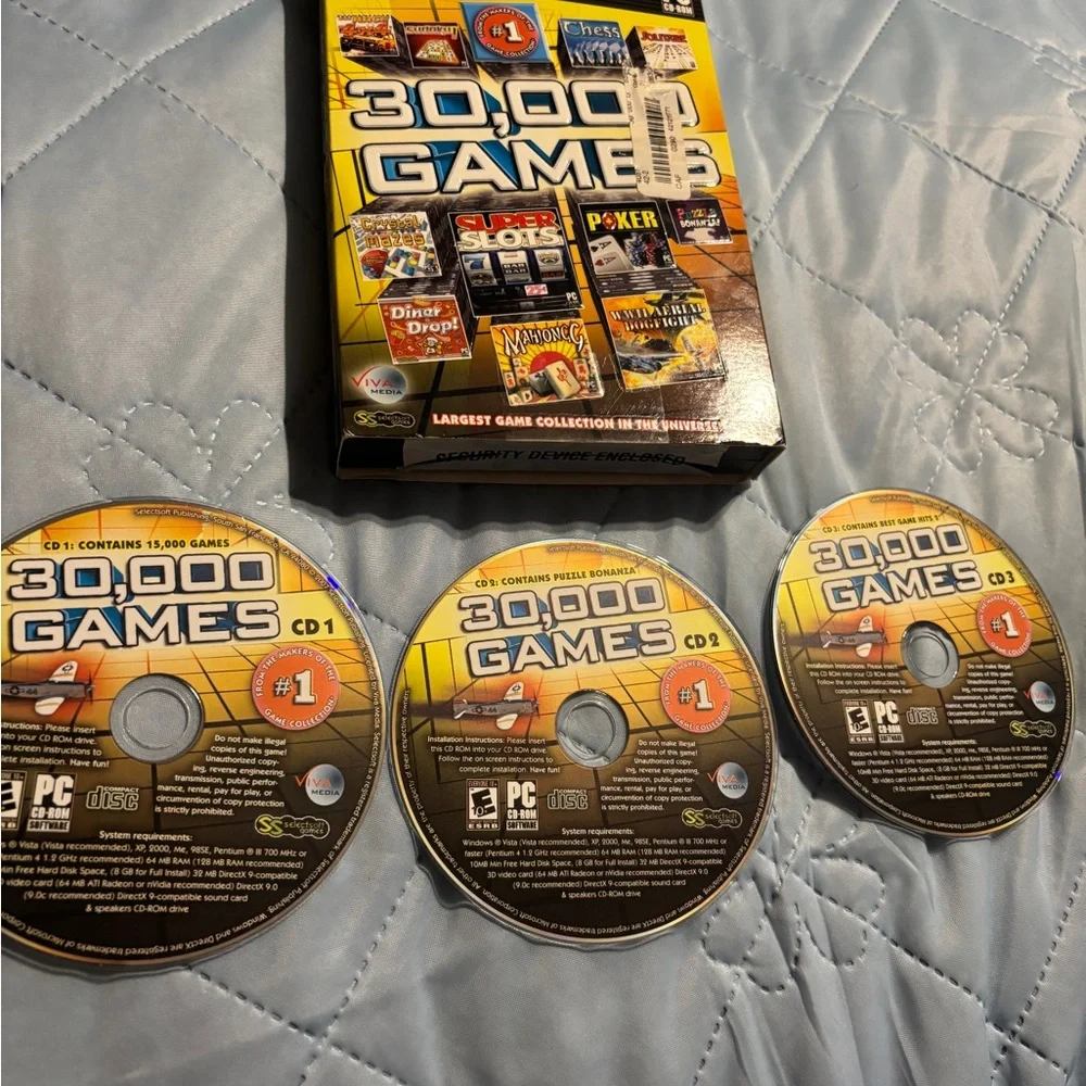 30,000 Games PC CD-ROM Collection - Black and Yellow